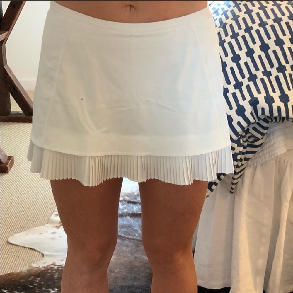 Lulu lemon white skirt